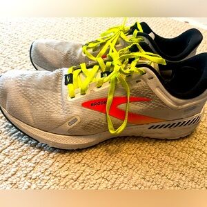 Women’s brooks launch GTS 9 sneakers size 9.5